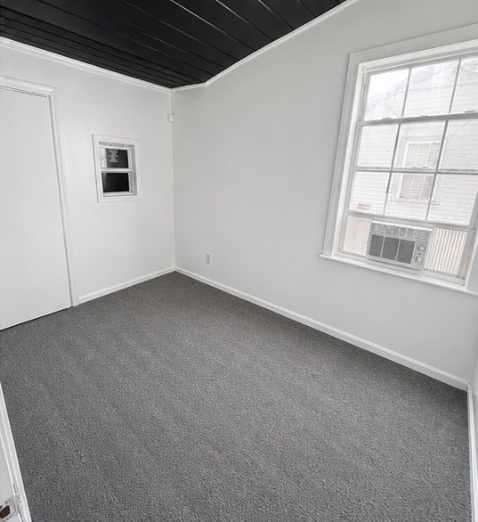 Building Photo - 5870 Villa Ave