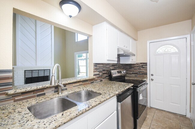 Building Photo - 11330 Bandlon Dr