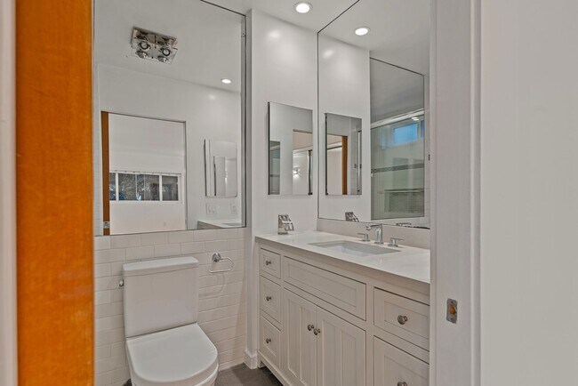 Building Photo - Fully remodeled 2BR/2BA Condo in prime West Hollywood!