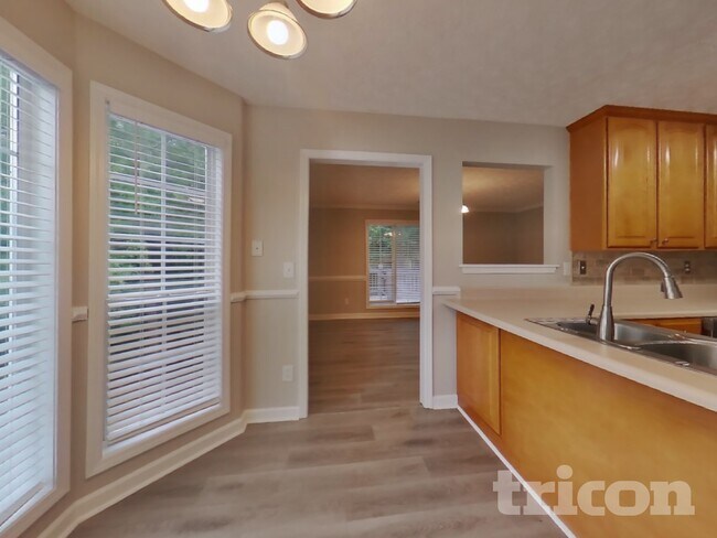 Building Photo - 8870 Mae Ct