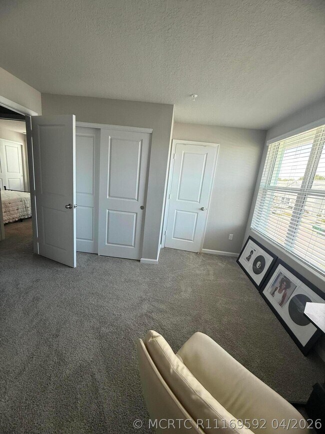 Building Photo - 389 Salisbury Cir