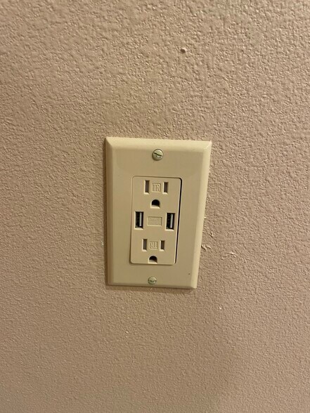 Building Photo - 1206 Bardsley Rd