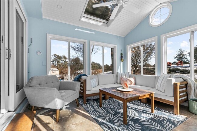 Building Photo - 60 Knollwood Cir