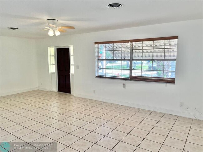 Building Photo - 2167 NE 56th Ct