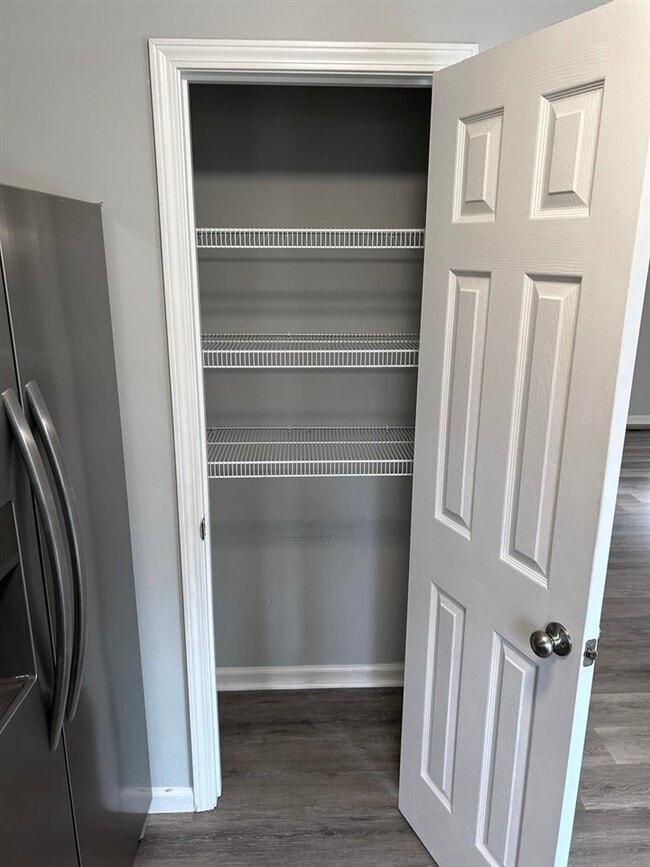 Building Photo - 13 Chaney Way