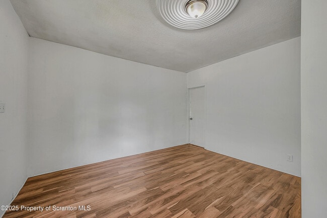 Building Photo - 2528 Boulevard Ave