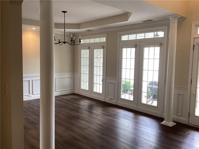 Building Photo - 402 Woodbrook Ct