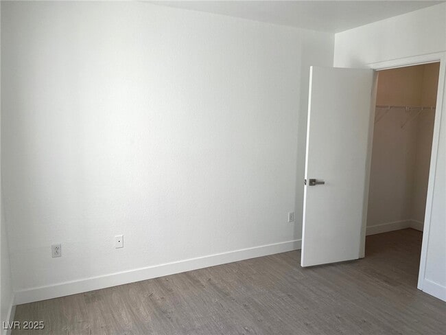 Building Photo - 7255 W Sunset Rd