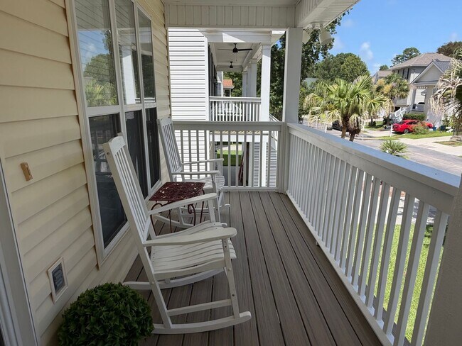 Building Photo - 10 Cobblestone Ct