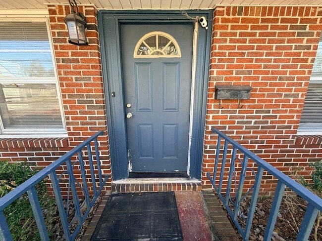 Building Photo - 311 3rd Ave NW