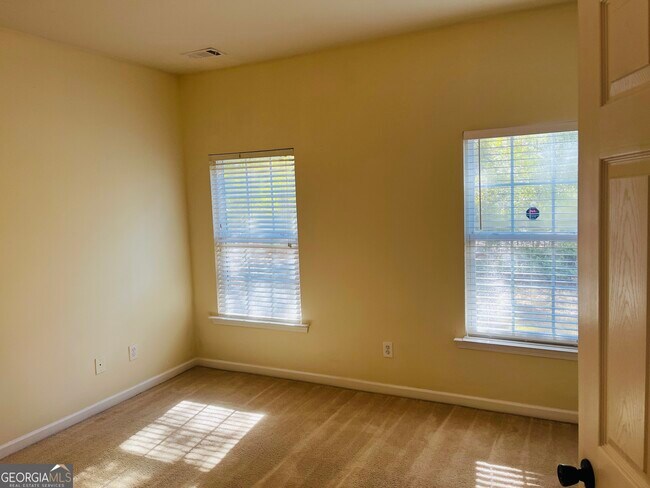 Building Photo - 2042 Appaloosa Way