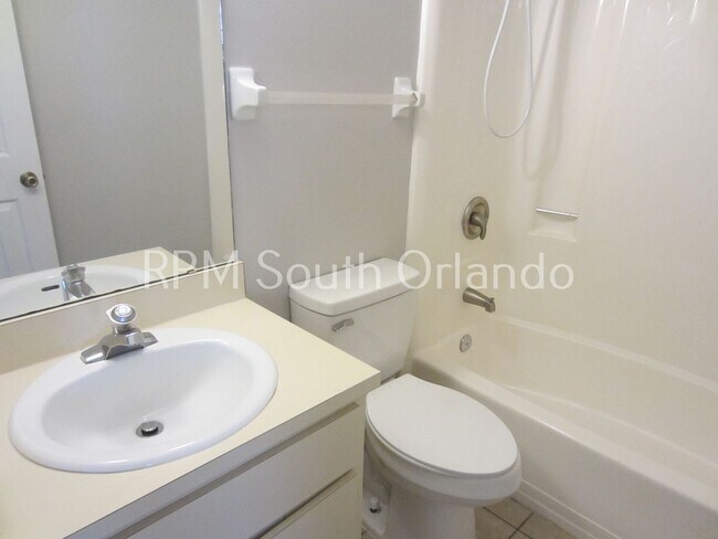 Building Photo - 36 Windtree Ln
