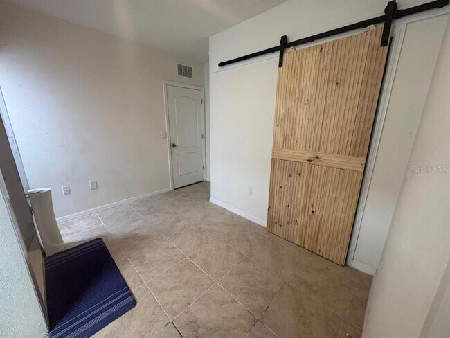 Building Photo - 1519 Barberry Dr