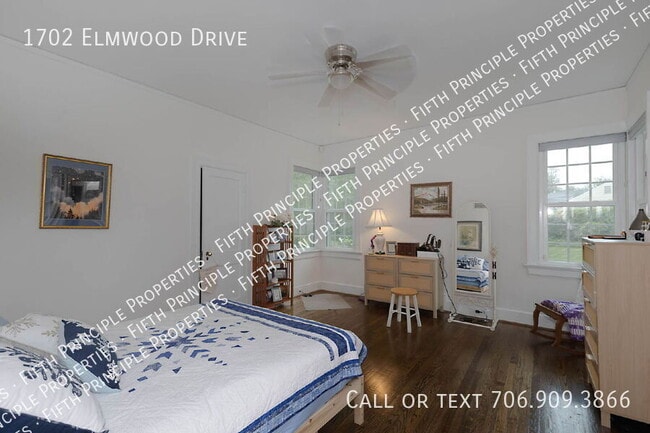Building Photo - 1702 Elmwood Dr