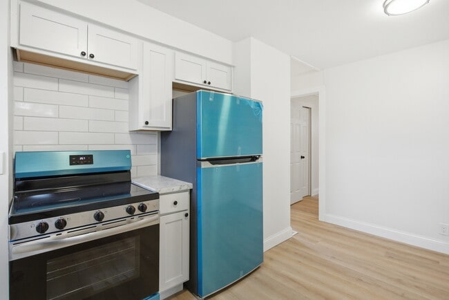 Building Photo - 1547 E Atherton Rd