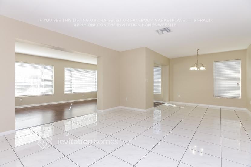 Building Photo - 926 SE 25th Terrace