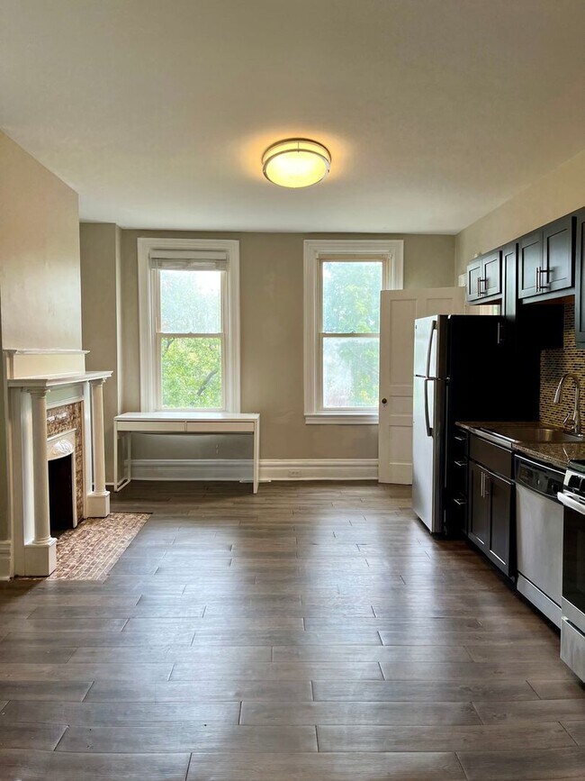 Building Photo - *** Gorgeous Mt. Washington Three Bedroom House * Fully Renovated * Near Grandview Ave * Pet Frie...