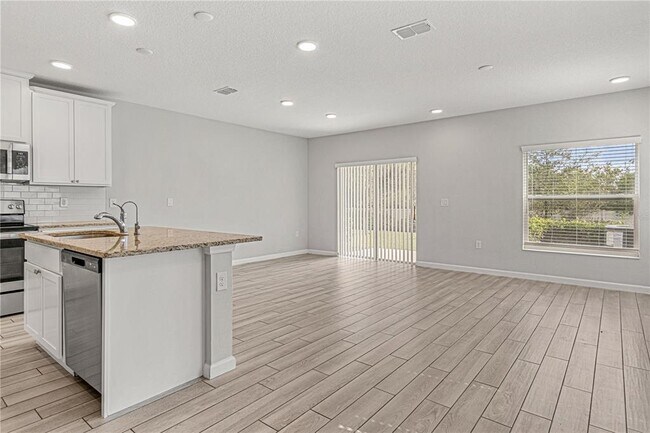 Building Photo - 2875 Narcoossee Cmns Wy