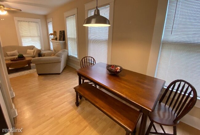 Building Photo - 3 br, 2 bath Apartment - 307 S Newport Ave