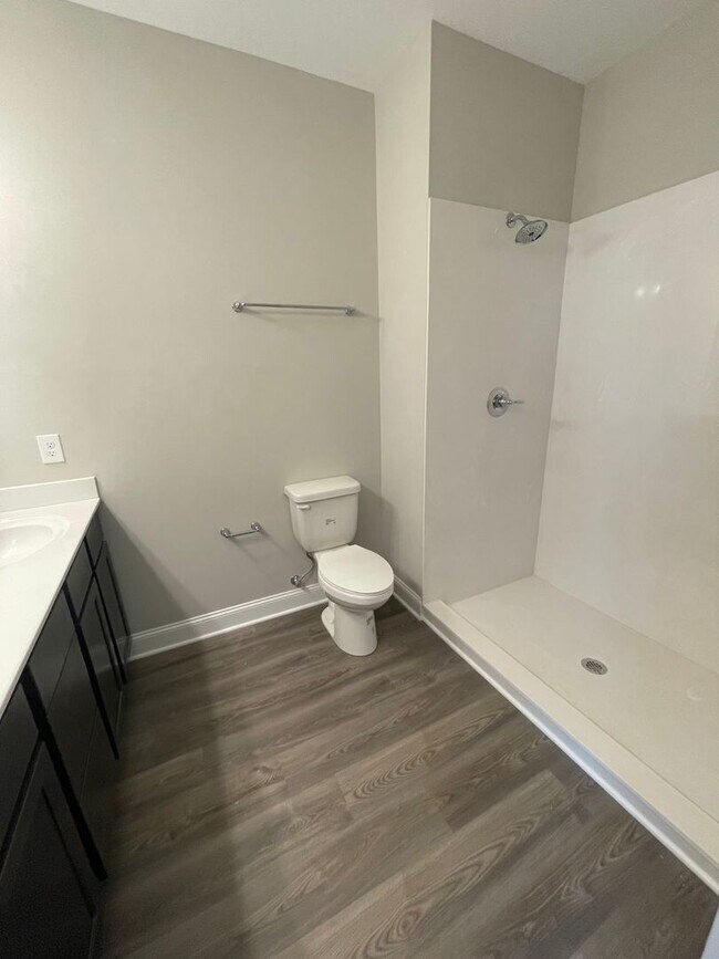 Building Photo - 2-Bedroom Townhome in Lenoir City