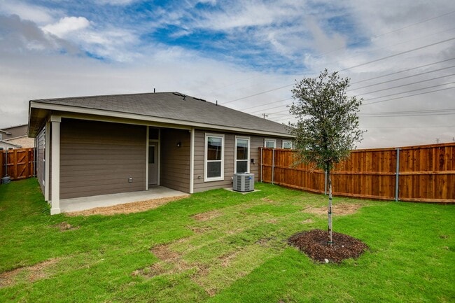 Building Photo - GORGEOUS 3 BEDROOM DUPLEX LOCATED IN MIDLOTHIAN ISD!