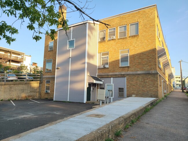 Primary Photo - 25 Laval St