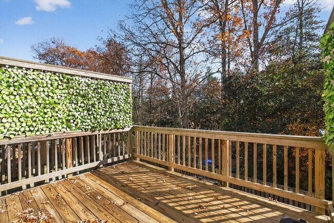 Building Photo - 4243 Drake Ct