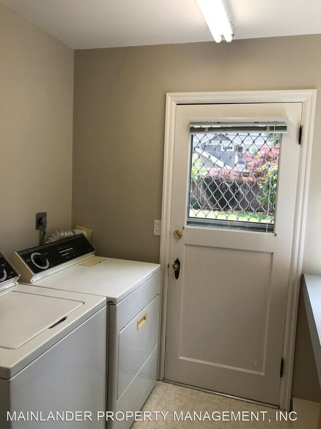 Building Photo - 2 br, 2 bath House - 783 EIGHTH ST