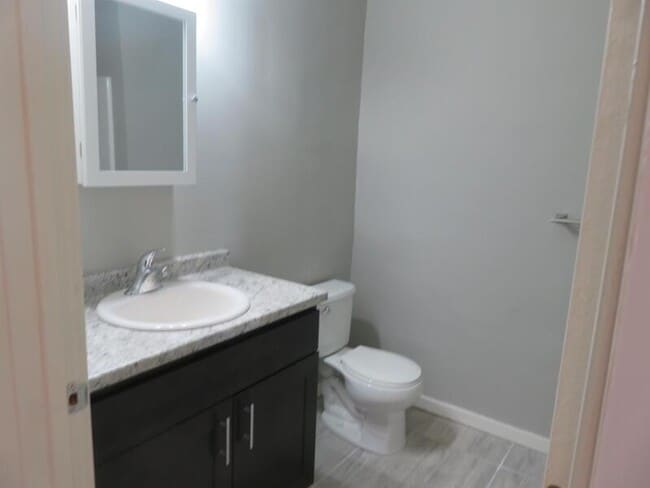 Building Photo - 421 N Brady St