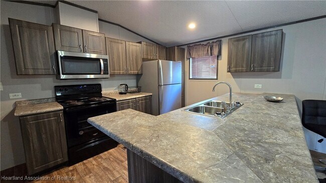 Building Photo - 44 Crawford Dr