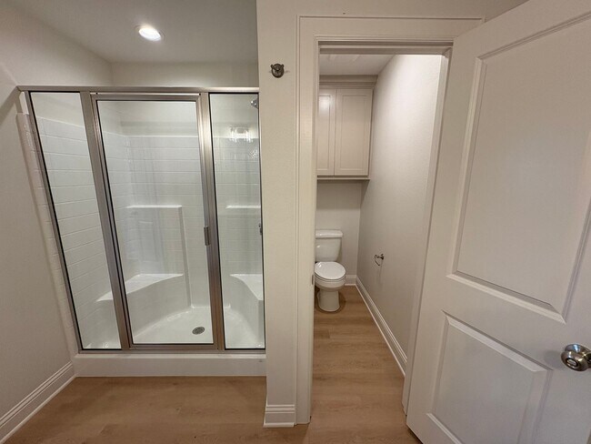 Building Photo - 368 Mary Cir