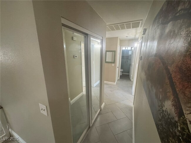 Building Photo - 6224 Miraloma St