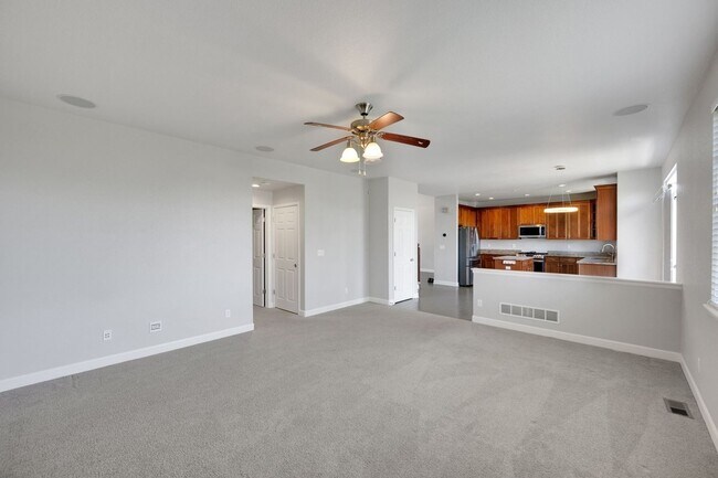 Building Photo - Spacious 5BR House in Aurora