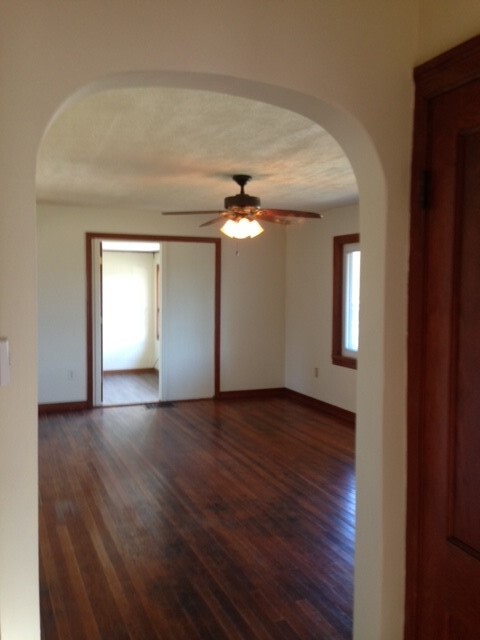 Living room looking into 3rd bedroom - 1409 N Woodburn Ave