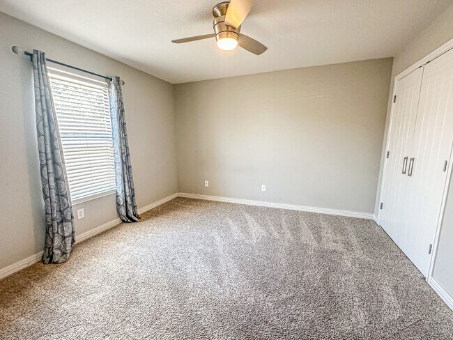 Building Photo - 2-Bedroom, 2-Bathroom Condo at District-12!!