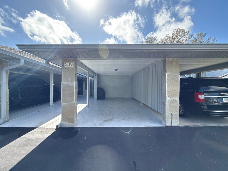 Building Photo - 790 E Gilchrist Ct