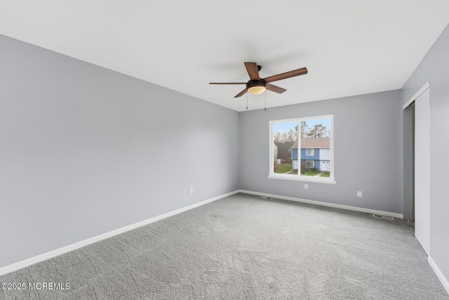 Building Photo - 105 Creek Rd