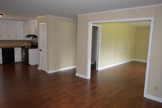 Building Photo - 4501 Kernersville Rd