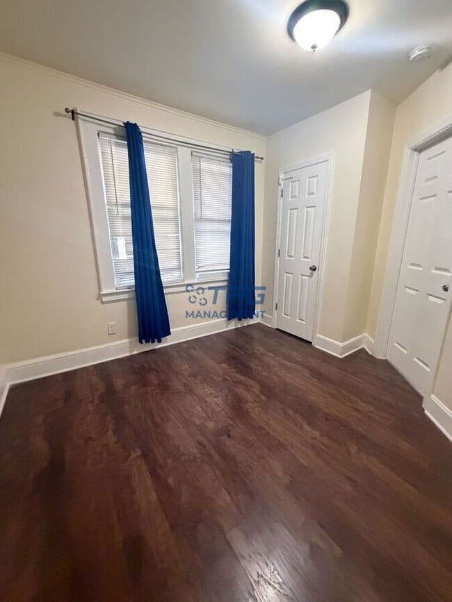 Building Photo - 134 Dewey St