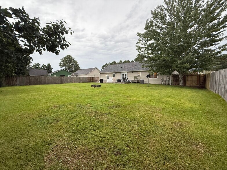 Back Yard - 7217 Quail Woods Rd