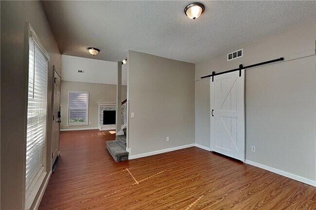 Building Photo - 390 Greenmont Cir