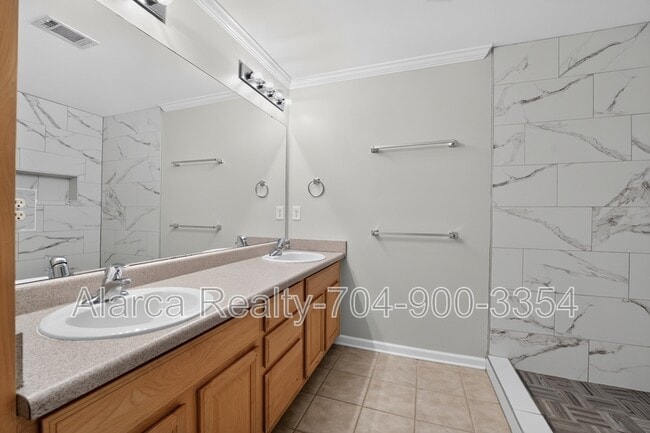 Building Photo - 3809 Picasso Court