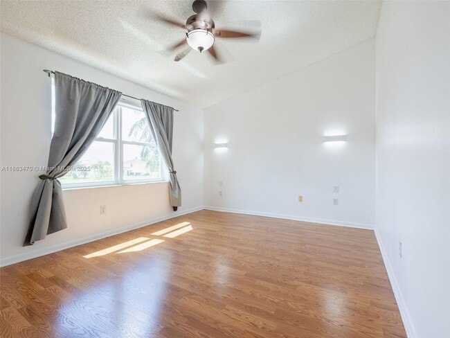 Building Photo - 15100 NW 7th Ct