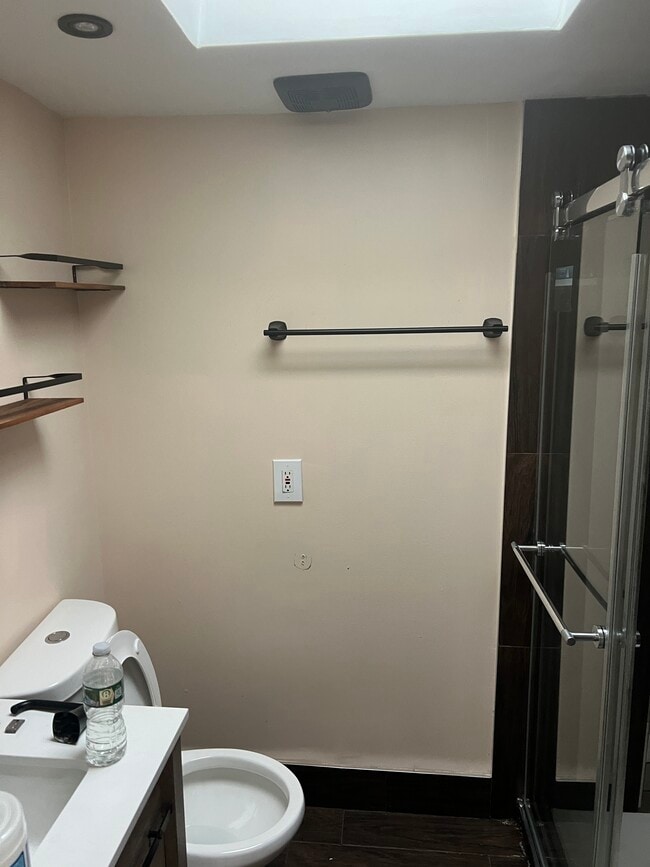 Building Photo - 61 Warwick Rd