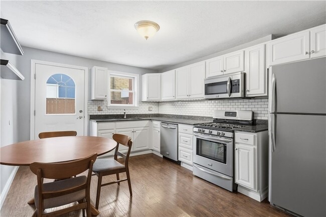 Building Photo - 1402 Sherman Ave