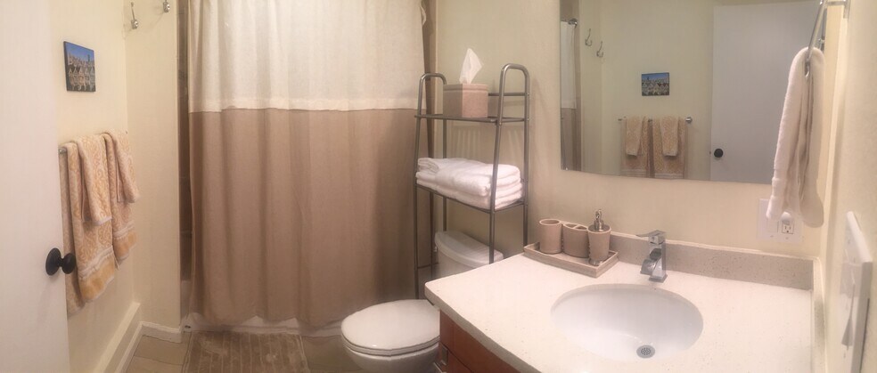 Building Photo - 4 Miramar Ave