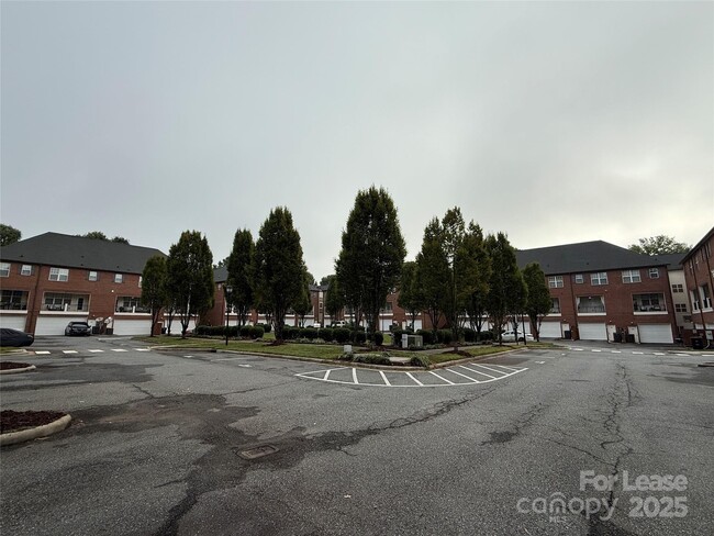 Building Photo - 128 Steinbeck Wy