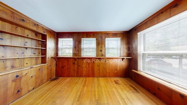 Building Photo - 2977 N Willamette Blvd