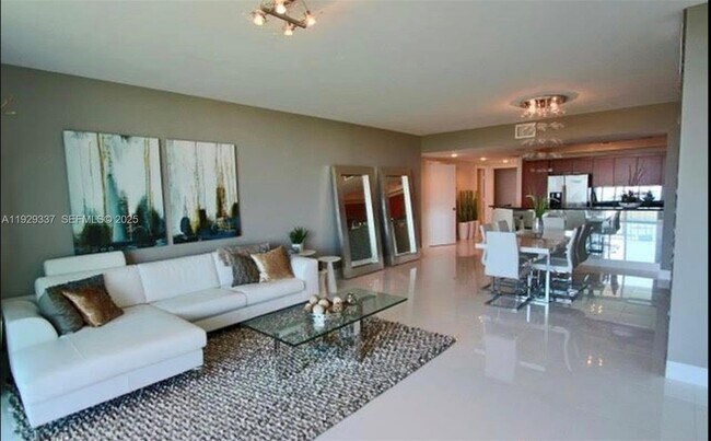 Building Photo - 14951 Royal Oaks Ln