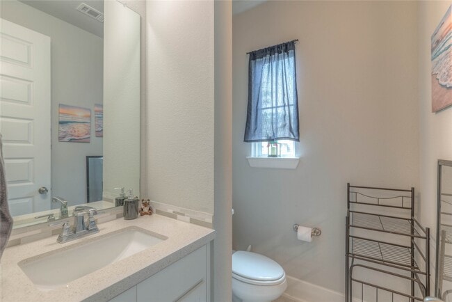 Building Photo - 15006 La Strada Dr